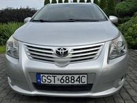 Używany Toyota Avensis Premium 126 KM (92 kW) 2011 Srebrny Sedan/Limuzyna