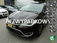 Używany Chrysler Pacifica 268 KM (197 kW) 2017 Czarny Minivan