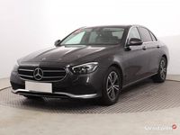 Używany Mercedes E220 2022 Czarny Sedan/Limuzyna