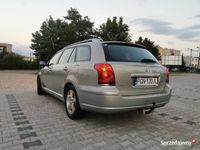 używany Toyota Avensis 1.8 benzyna