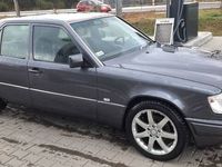 używany Mercedes E200 E200 klima, elektryka, bez rdzy.klima, elektryka, bez rdzy.