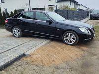 Używany Mercedes E250 Avantgarde 2011 Czarny Sedan/Limuzyna