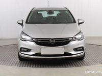 Używany Opel Astra 2017 Srebrny Hatchback