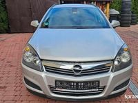 Używany Opel Astra 2010 Srebrny Kombi
