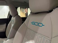 Nowe Fiat 600 La Prima 145 KM (106 kW) 2025 Lakier pastelowy biały gelato z dachem w kolorze czarny cinema Hatchback