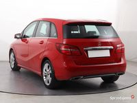 Używany Mercedes B180 2017 Czerwony Minivan