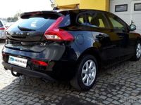 Używany Volvo V40 150 KM (110 kW) 2012 Czarny metalik Kombi