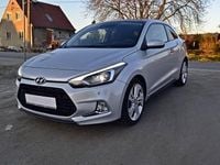 Używany Hyundai i20 101 KM (74 kW) 2015 Srebrny Coupe