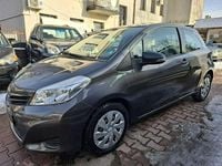Używany Toyota Yaris 69 KM (50 kW) 2012 Szary Hatchback