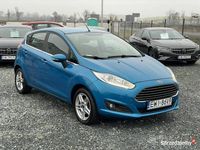Używany Ford Fiesta 100 KM (73 kW) 2015 Czerwony Hatchback
