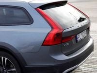 Używany Volvo V90 CC Pro 2018 Grafitowy Kombi