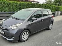 Używany Toyota Verso-S 2011 Szary Minivan