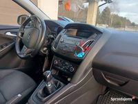 Używany Ford Focus 2017 Srebrny Kombi