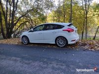 Używany Ford Focus ST-Line 150 KM (110 kW) 2016 Biały Sedan/Limuzyna