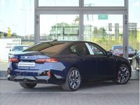 Używany BMW 540 Comfort Edition 286 KM (210 kW) 2025 Niebieski tanzanite bmw individual metalizowany Sedan/Limuzyna