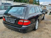 używany Mercedes E280 3dm 231KM 2006r. 256 000km