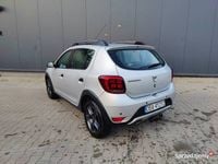 Używany Dacia Sandero Stepway 90 KM (66 kW) 2017 Srebrny Hatchback