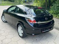 używany Opel Astra Cabriolet 1.4dm 90KM 2009r. 151 000km