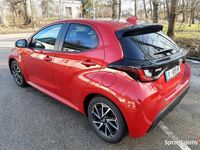 Używany Toyota Yaris Hybrid Executive 2023 Bordowy Hatchback