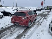 używany Toyota Auris Hybrid 1.8dm 136KM 2015r. 135 260km