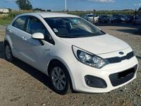 Używany Kia Rio 90 KM (66 kW) 2011 Biały Hatchback