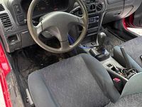 Używany Mitsubishi Colt 2000 Czerwony Hatchback