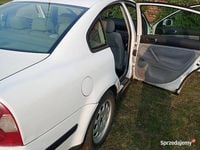 Używany VW Passat 2003 Biały Sedan/Limuzyna