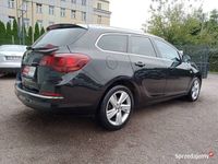 Używany Opel Astra 2013 Czarny Sedan/Limuzyna