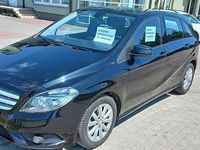 Używany Mercedes B180 2013 Czarny Minivan