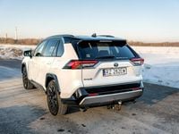 używany Toyota RAV4 Hybrid 2.5dm 222KM 2023r. 73 386km