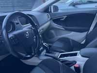 Używany Volvo V40 115 KM (84 kW) 2014 Biały Kombi