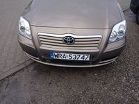 używany Toyota Avensis 