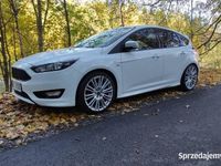 Używany Ford Focus ST-Line 150 KM (110 kW) 2016 Biały Sedan/Limuzyna