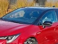 Używany Toyota Corolla 98 KM (72 kW) 2020 Bordowy Hatchback