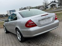 używany Mercedes E240 6dm 180KM 2003r. 154 000km