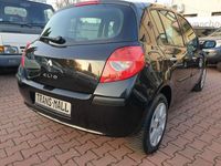 Używany Renault Clio II 75 KM (55 kW) 2009 Czarny Hatchback
