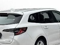 Używany Toyota Corolla Comfort 122 KM (89 kW) 2019 Biały Kombi