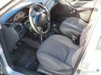 Używany Ford Focus 2001 Srebrny Hatchback