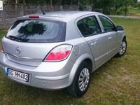 używany Opel Astra 1.6dm 105KM 2004r. 91 000km