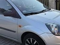 Używany Ford Fiesta 60 KM (44 kW) 2007 Srebrny Hatchback