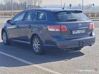 używany Toyota Avensis 