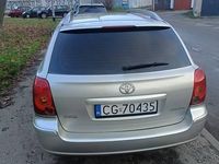 używany Toyota Avensis 