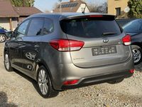 używany Kia Carens 1.7dm 140KM 2015r. 112 000km