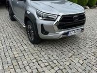 Używany Toyota HiLux SR5 204 KM (150 kW) 2021 Srebrny Pickup