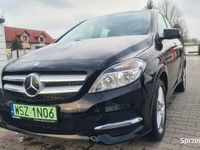 Używany Mercedes B250e 131 kW (179 KM) 2016 Czarny Minivan