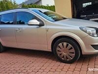 Używany Opel Astra 2010 Srebrny Kombi