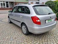 Używany Skoda Fabia 90 KM (66 kW) 2011 Srebrny Hatchback