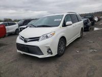 Używany Toyota Sienna XLE 296 KM (217 kW) 2020 Biały Minivan