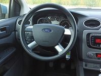 używany Ford Focus 1.6 b 102 ps Grzane fotele i szyba przód, Klima automatyczna