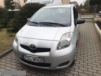 Używany Toyota Yaris 90 KM (66 kW) 2009 Srebrny Hatchback